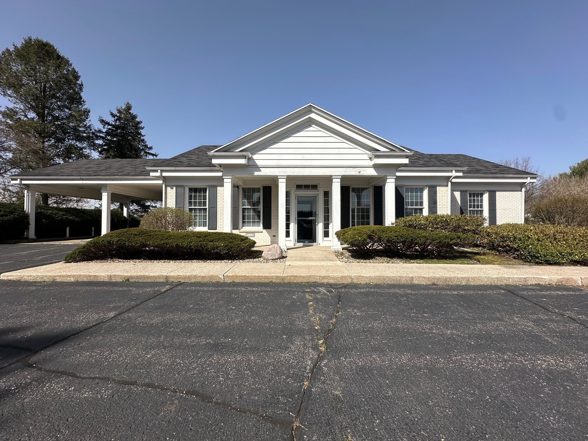8275 N 32nd St, Richland, MI for Rent