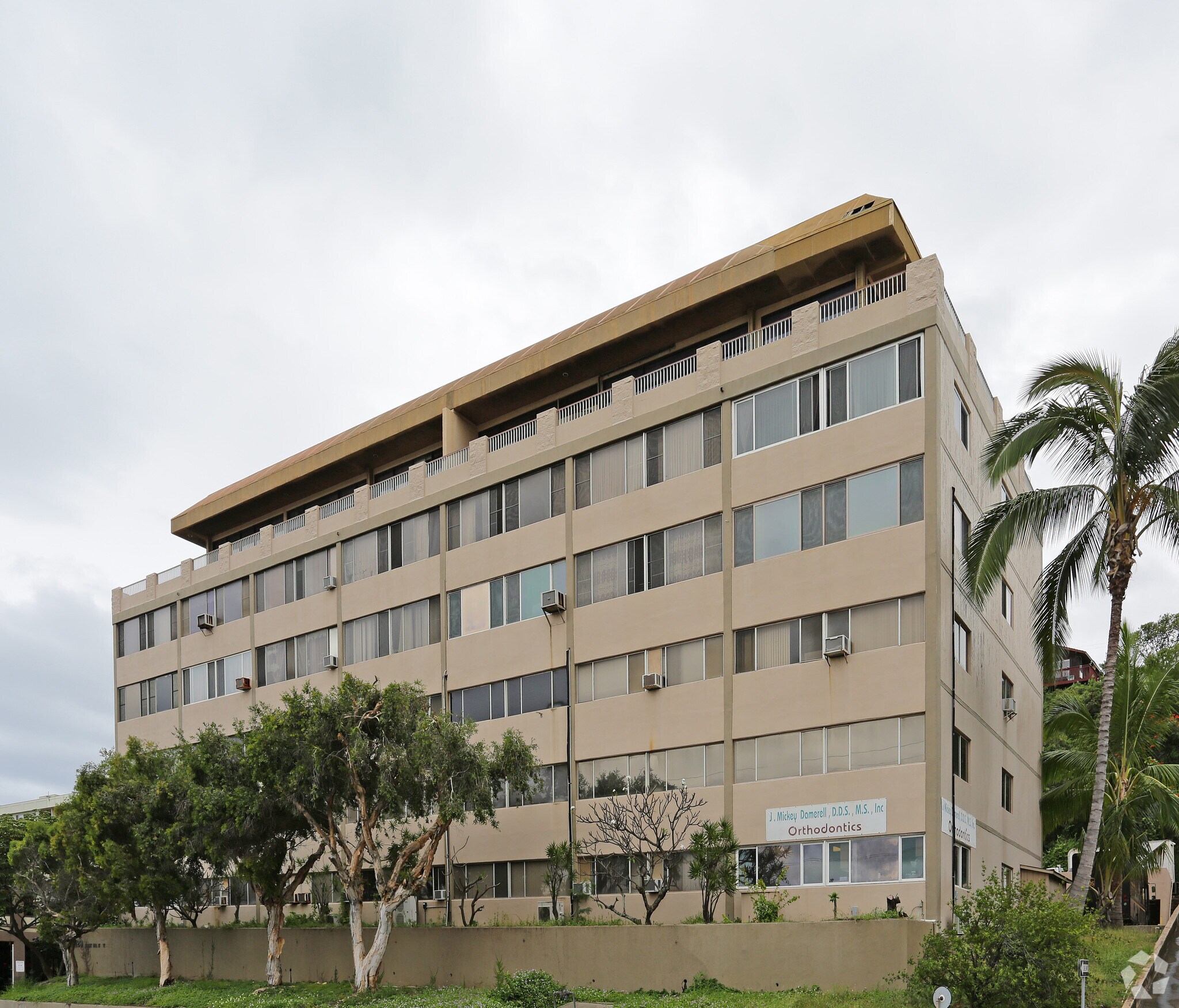1129 Lower Main St, Wailuku, HI for Sale