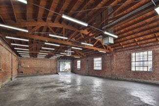 Los Angeles, CA Flex - 1335 S La Brea Ave