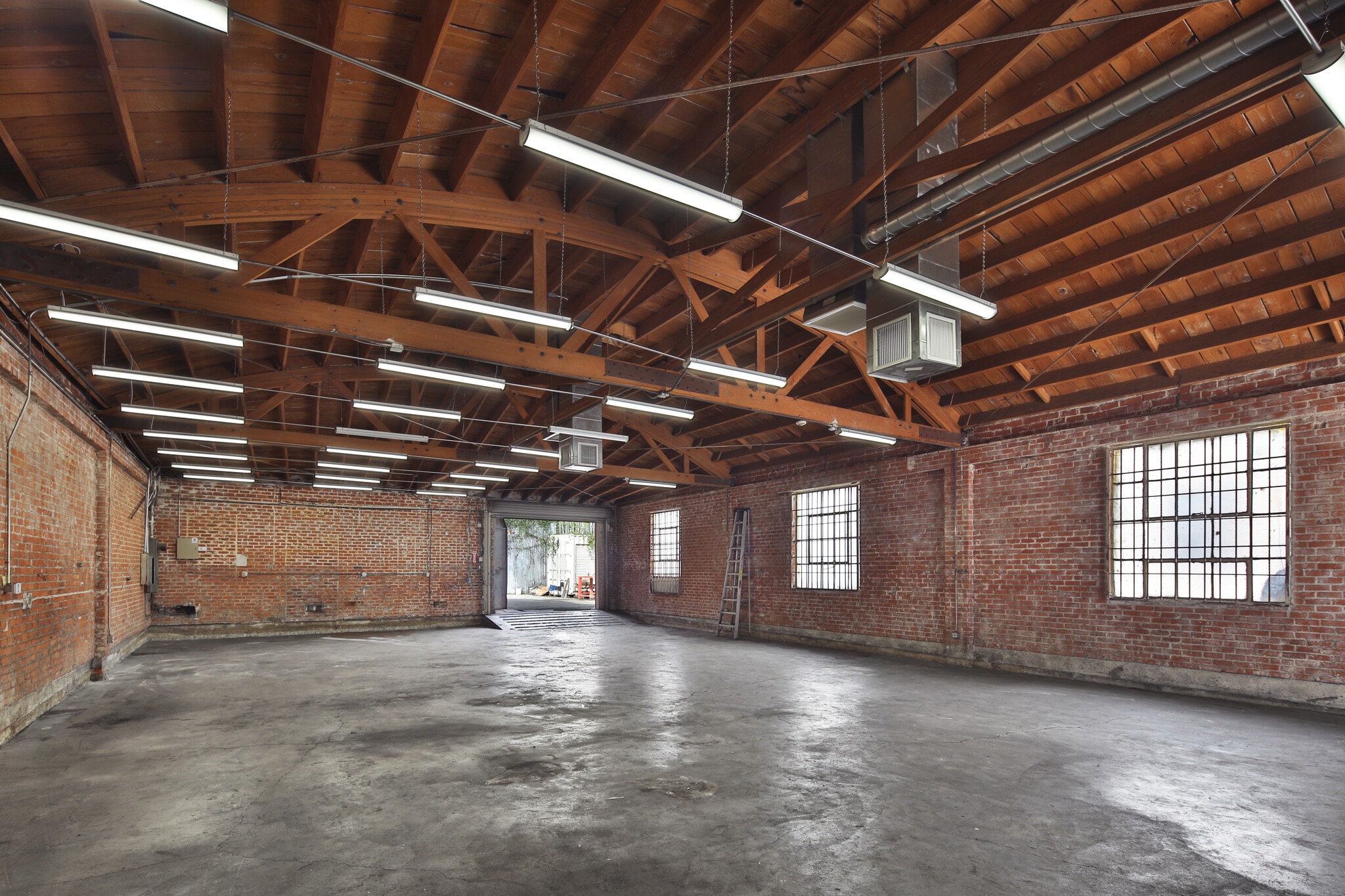 1335 S La Brea Ave, Los Angeles, CA for Rent