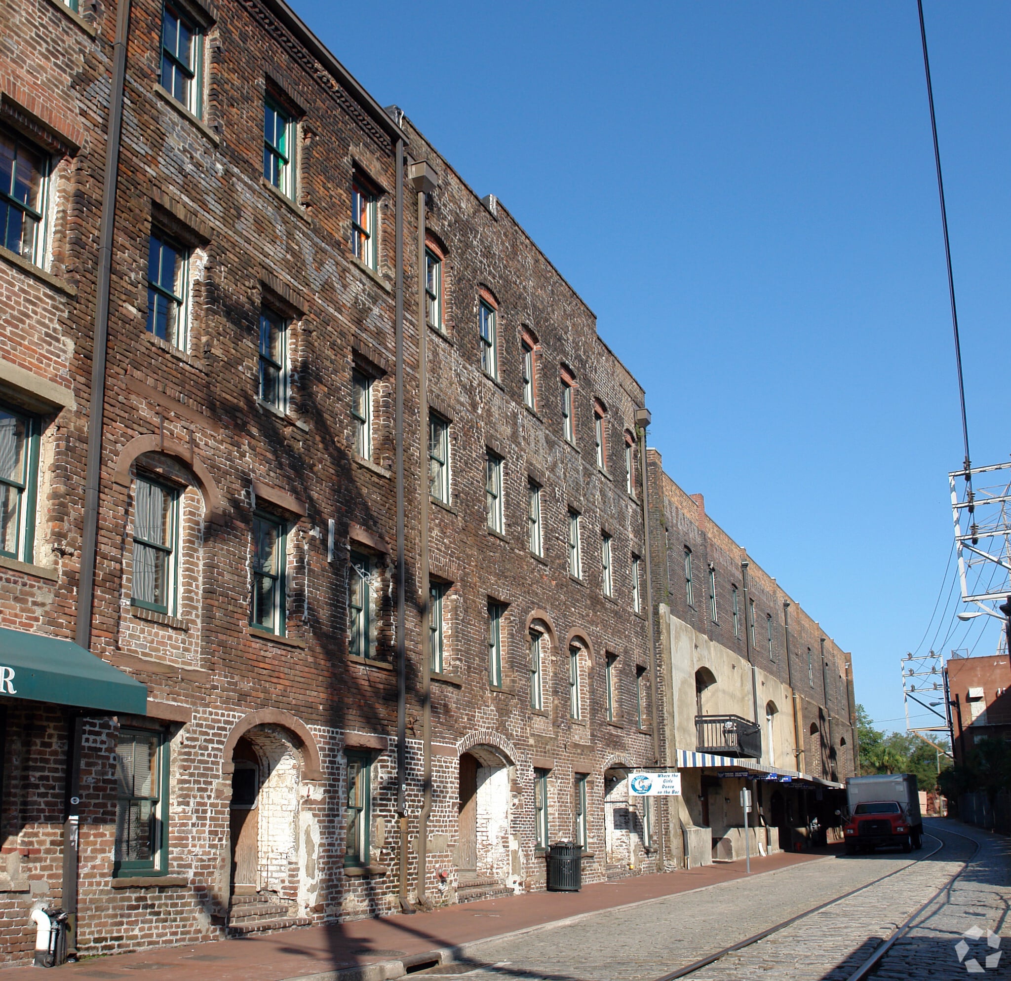 301-307 W River St, Savannah, GA for Rent