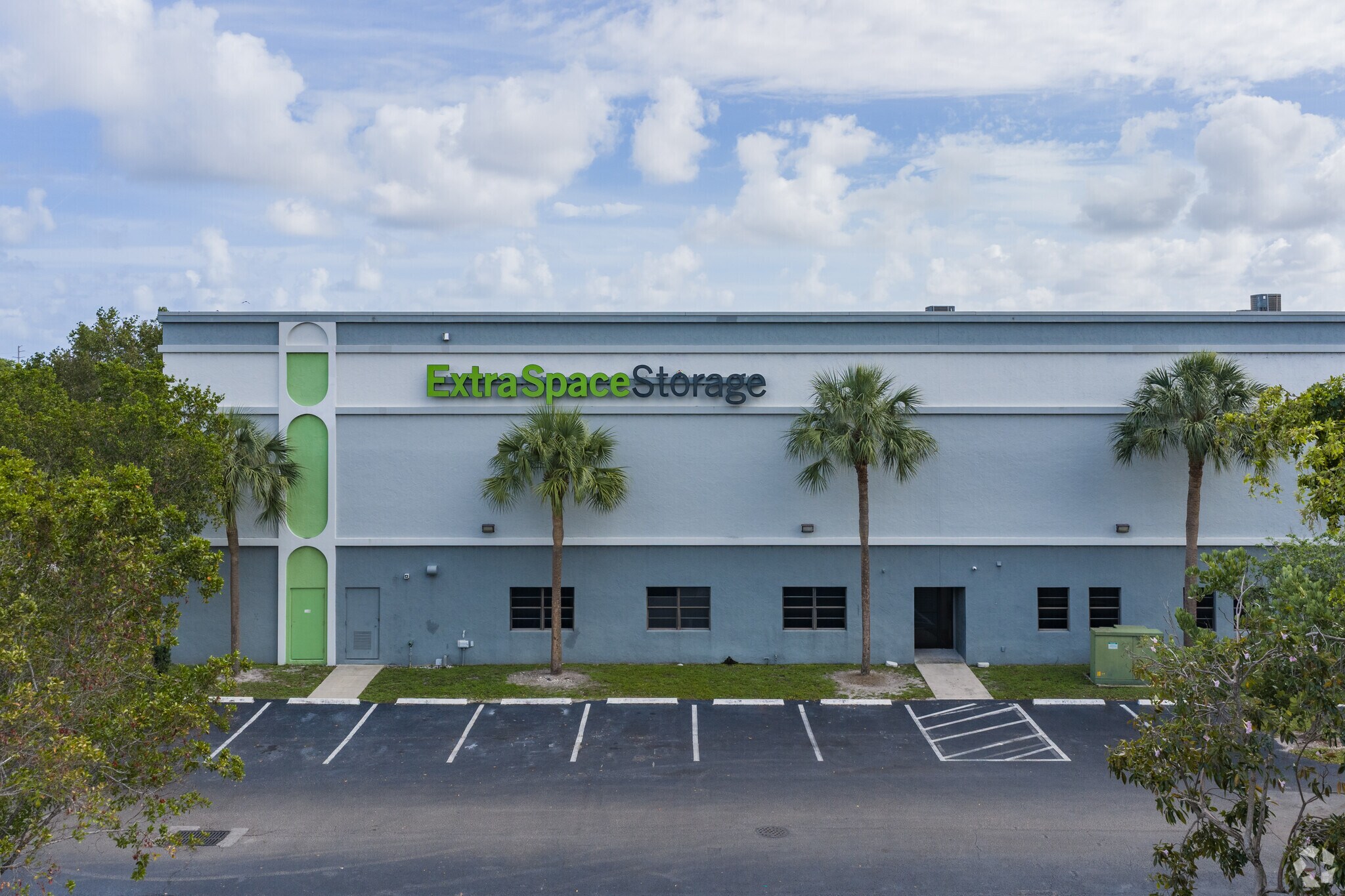 4950 N Dixie Hwy, Oakland Park, FL for Rent