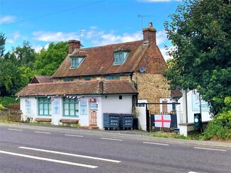 Leybourne, KEN Bar - 306 London Rd