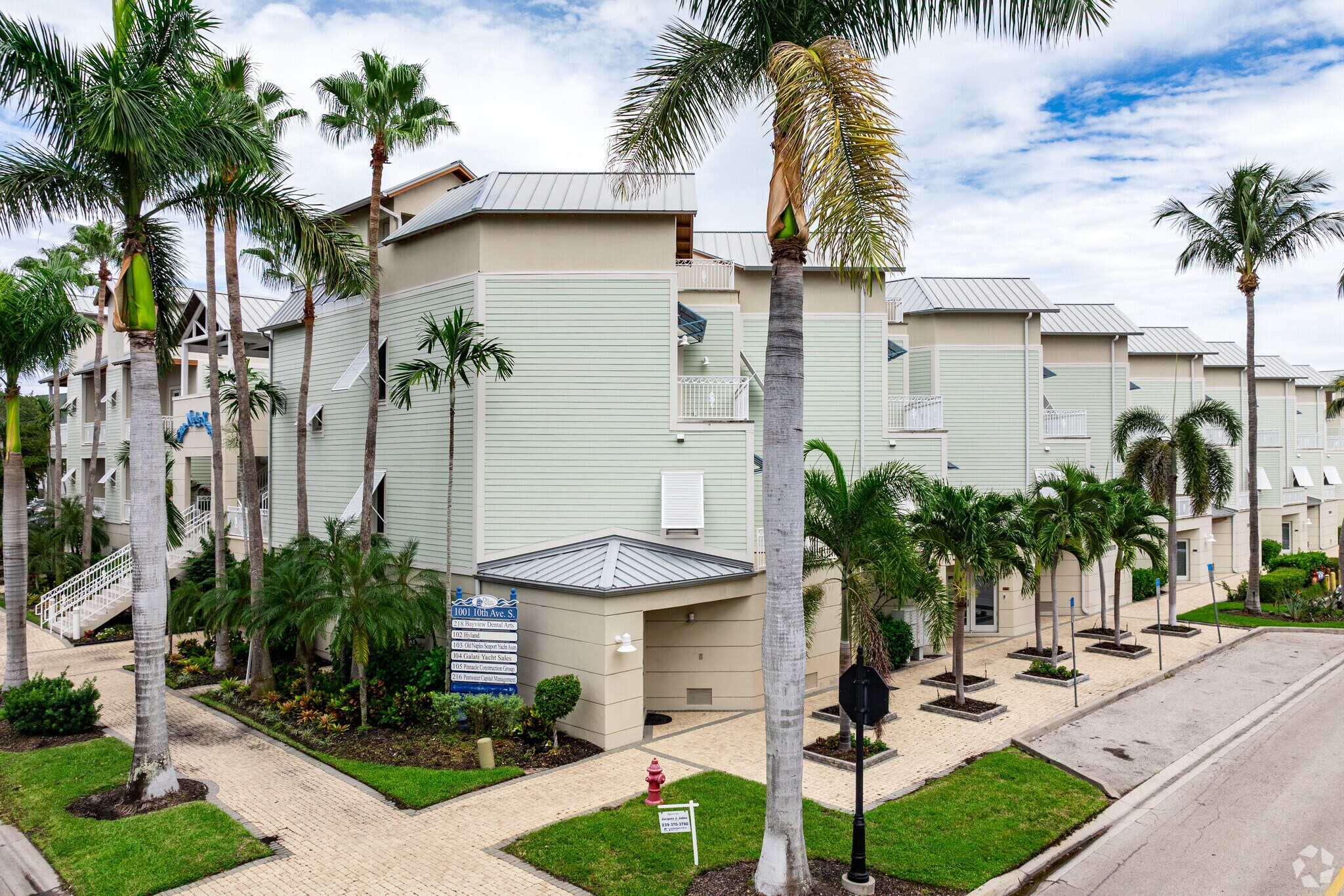 1001 10th Ave S, Naples, FL for Sale