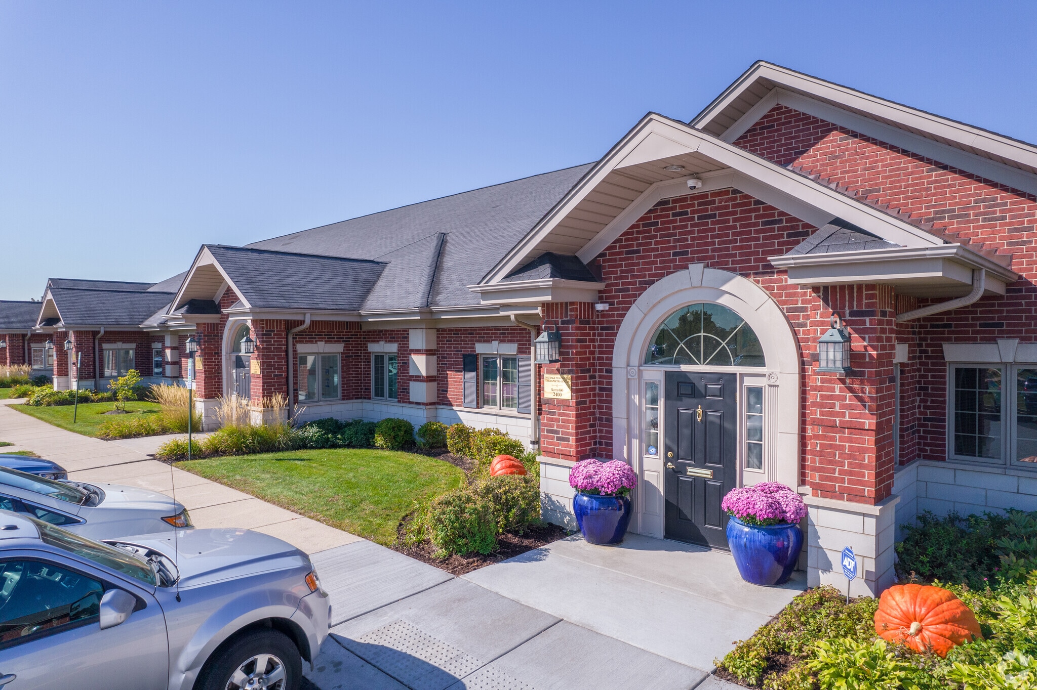 2400 Ravine Way, Glenview, IL for Rent