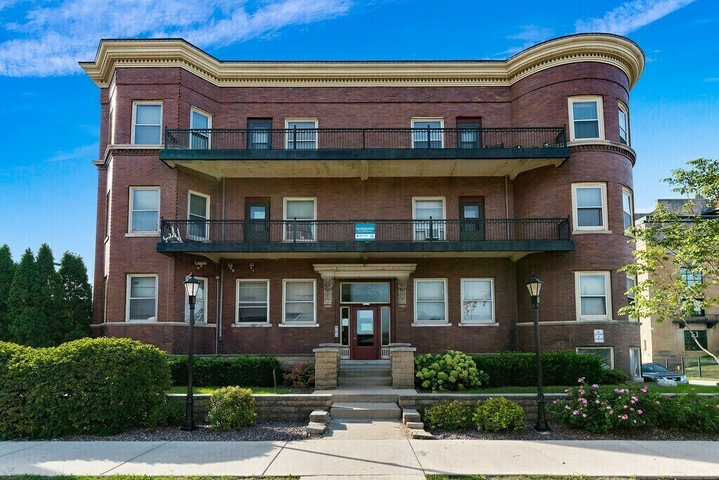 2335 W Wisconsin Ave, Milwaukee, WI for Sale