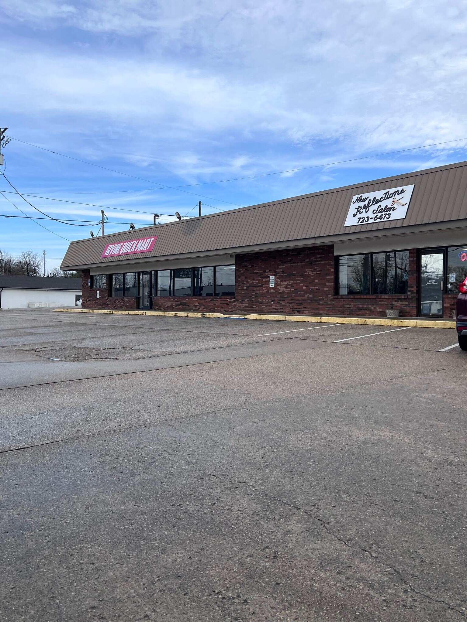 209 River Dr, Irvine, KY for Sale