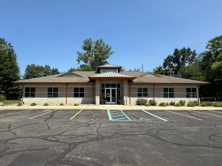 2753 S Milford Rd, Highland Township, MI for Sale