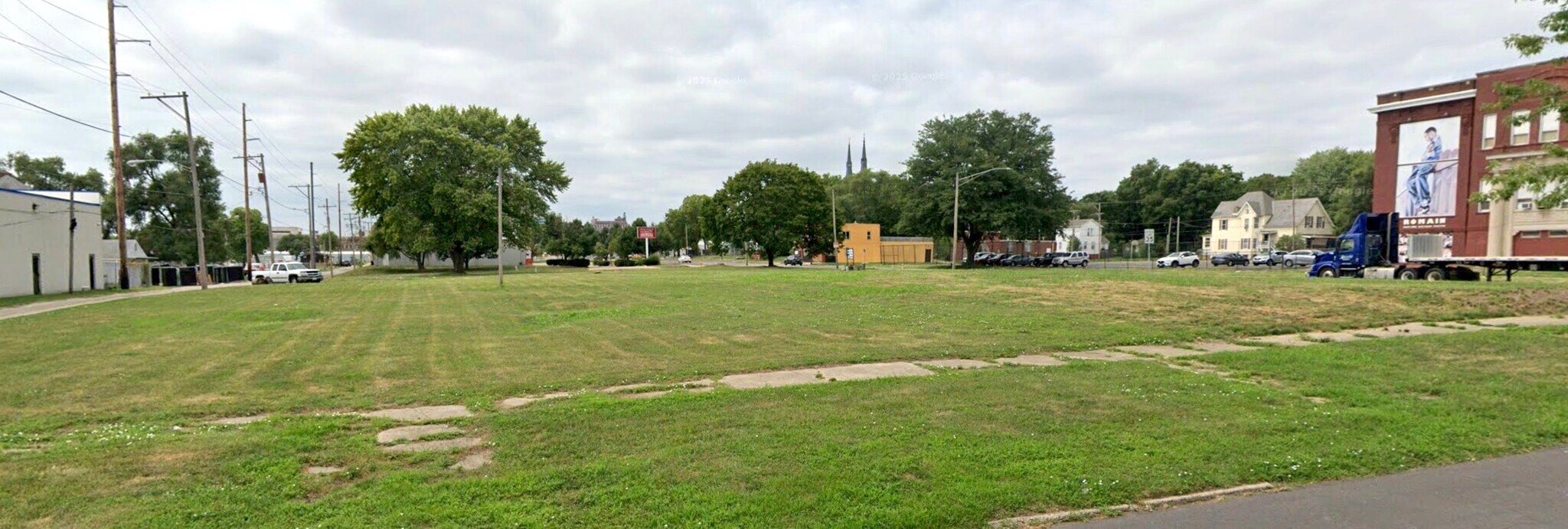 900 NE Jefferson St, Peoria, IL for Sale