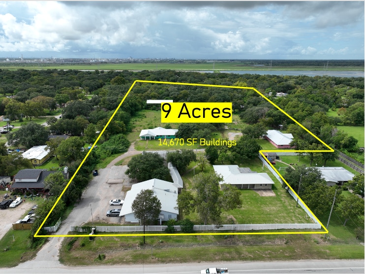 3315 Fm 523 Rd, Oyster Creek, TX for Sale