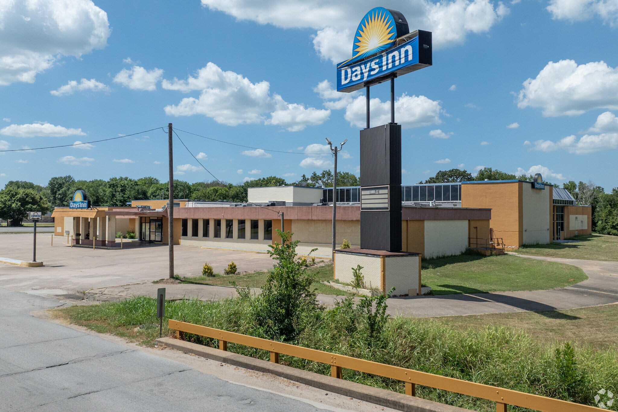 810 E Trudgeon St, Henryetta, OK for Sale