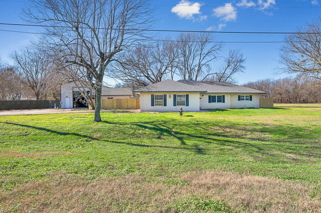 556 Old Speegleville Rd, Woodway, TX for Sale