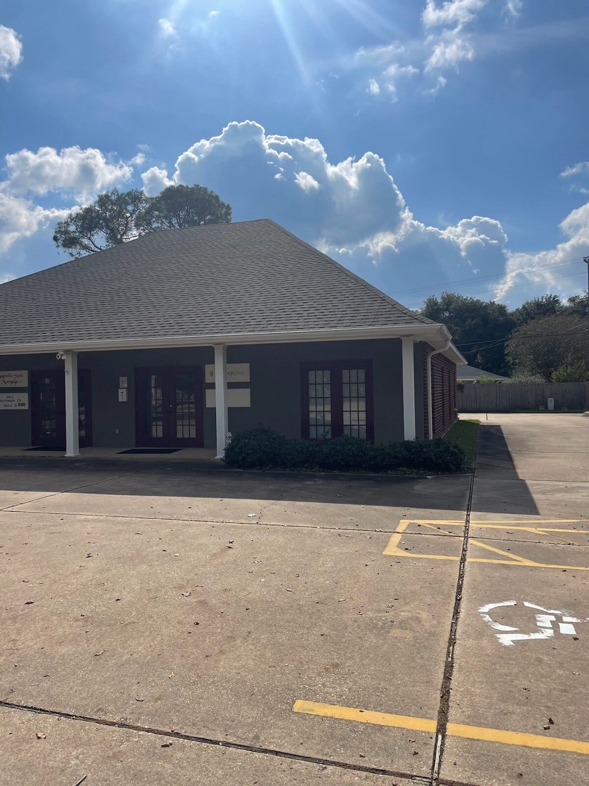 1412 Peterman Dr Alexandria, LA 71301 Office Property for Lease on
