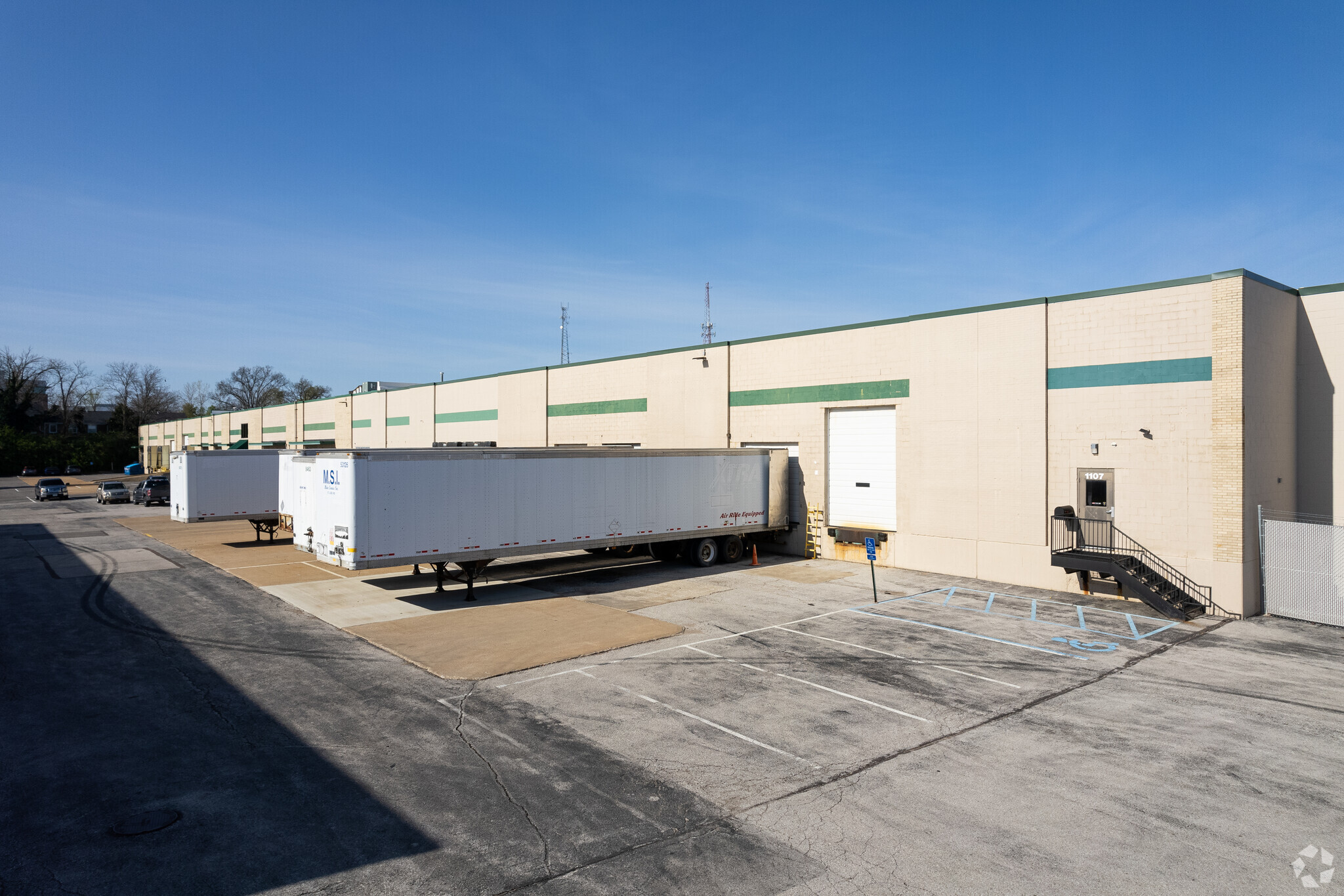 1085-1107 N Warson Rd, Saint Louis, MO for Rent