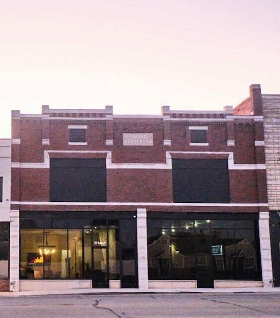 113 N Broadway St Pittsburg, KS 66762 Coworking Space on