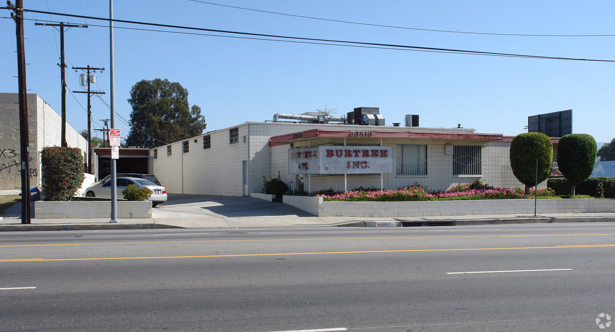 13513 Sherman Way, Van Nuys, CA for Rent