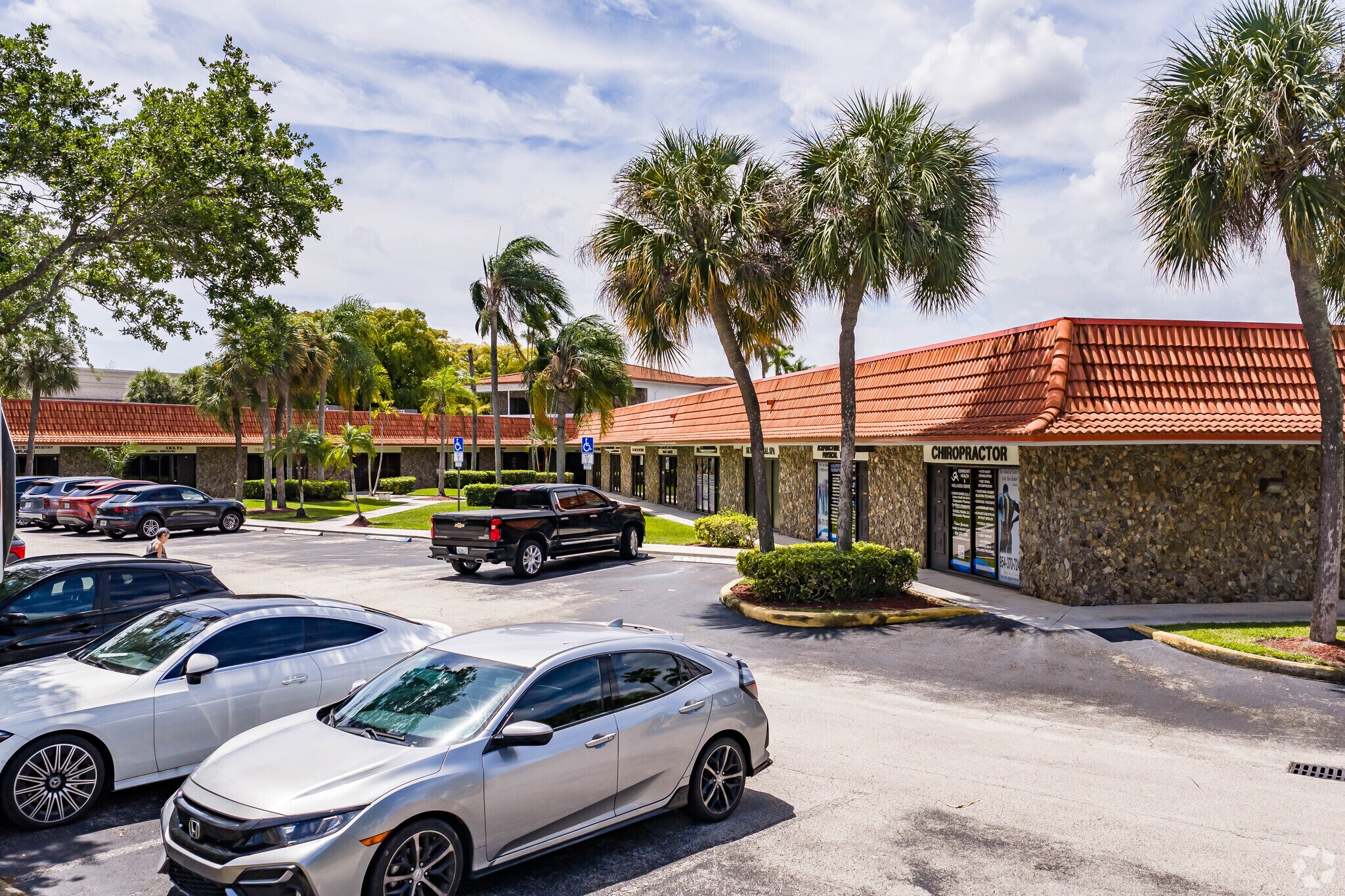 201 N University Dr, Plantation, FL for Sale