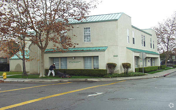 241 E 10th St, Tracy, CA for Sale