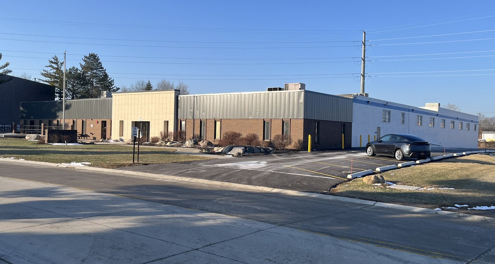 23847 Industrial Park Dr, Farmington Hills, MI for Rent