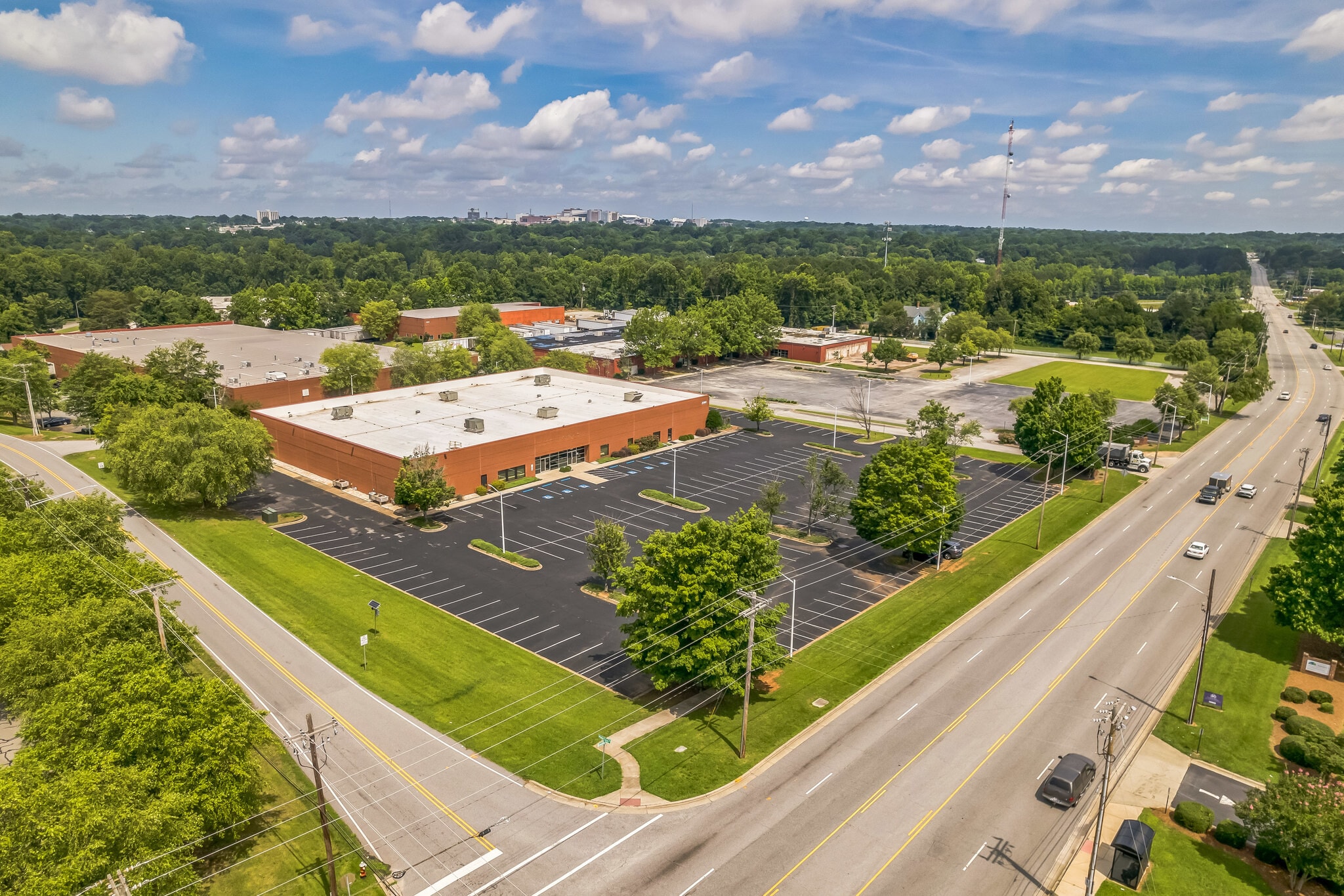 2080 Brentwood St, High Point, NC for Sale