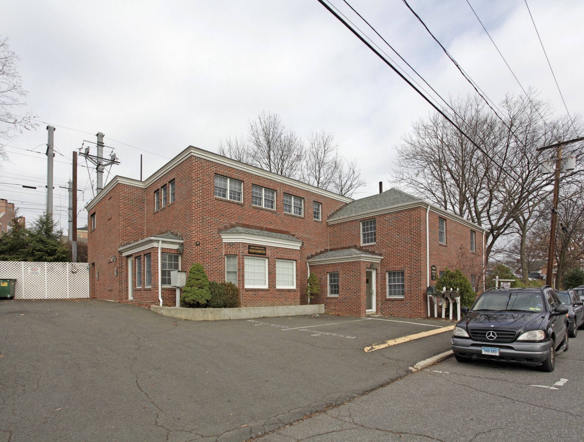 27 Pine St, New Canaan, CT for Rent