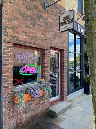 Newaygo, MI Storefront - 32 W State Rd