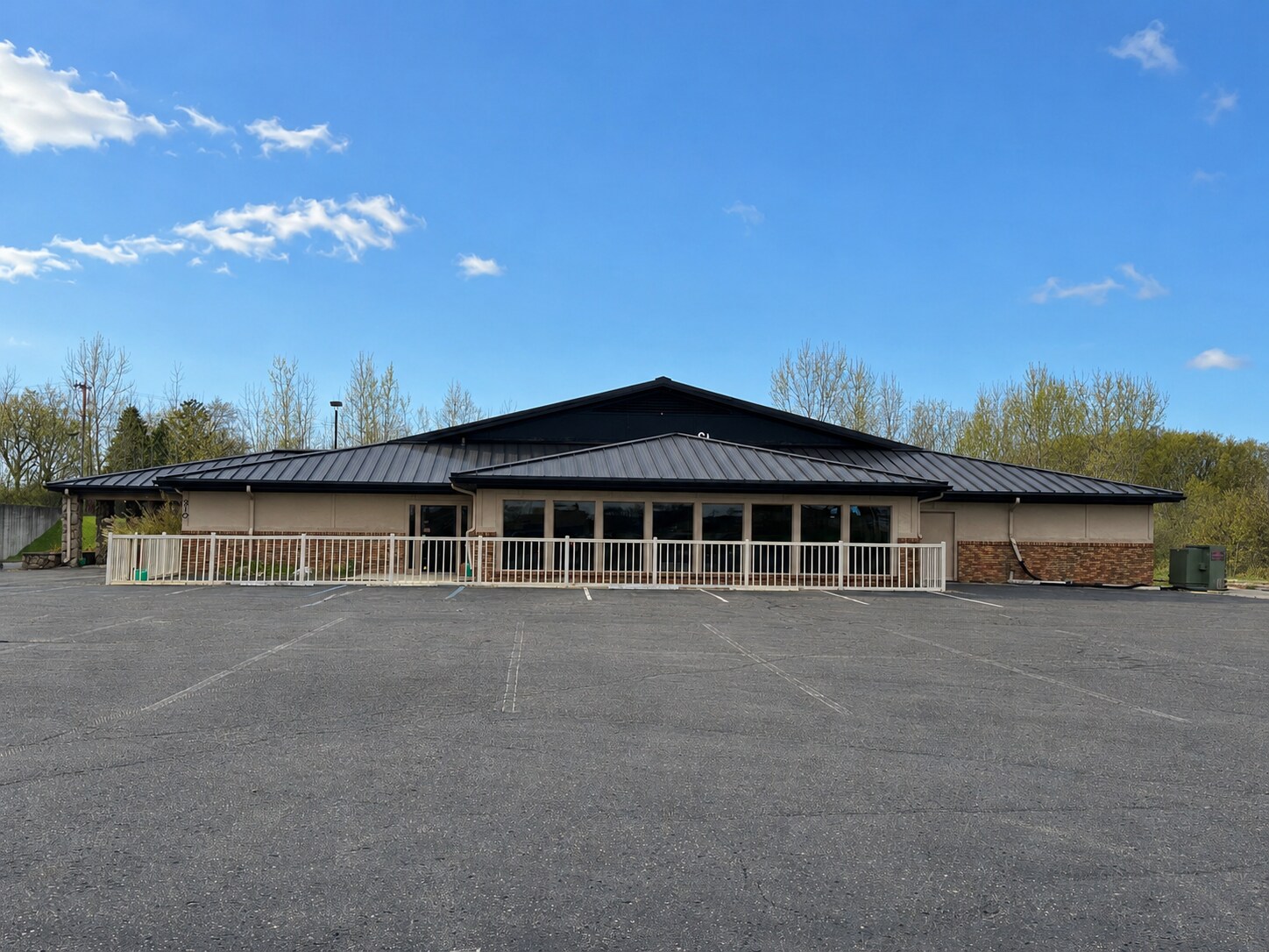 310 W Wendell Jacob Ave, Angola, IN for Rent