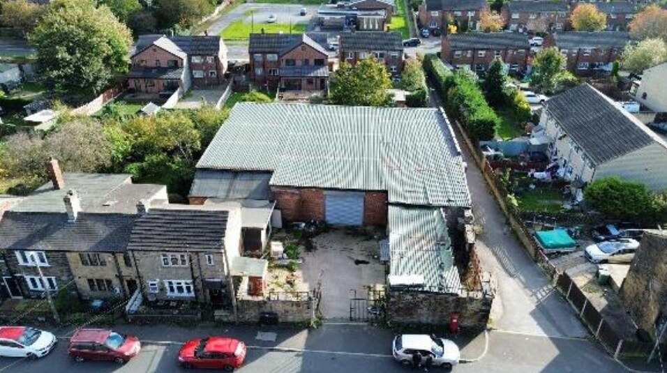 190 Healey Ln, Batley, WYK for Sale