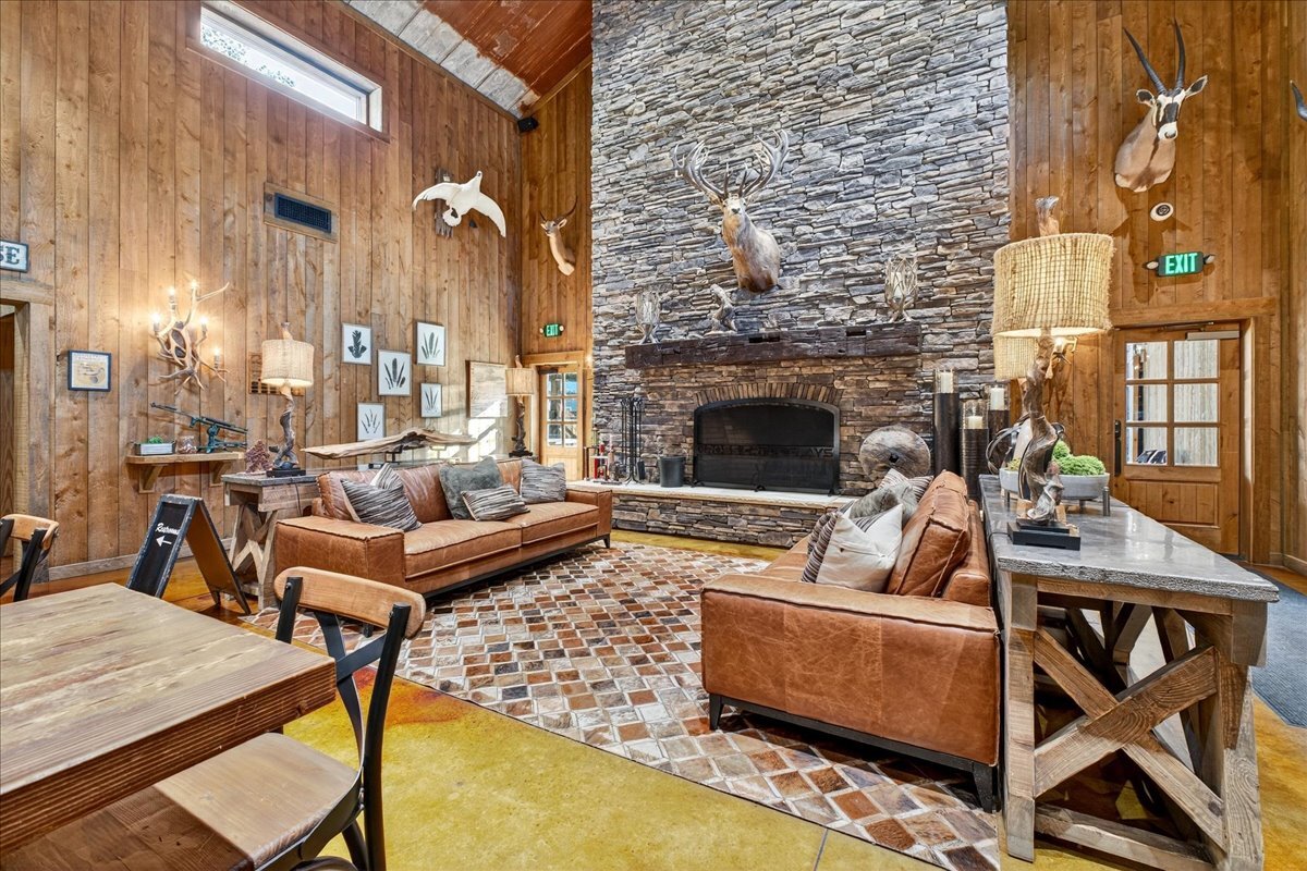 3975 Jarman Hollow Rd, Palmyra, TN for Sale