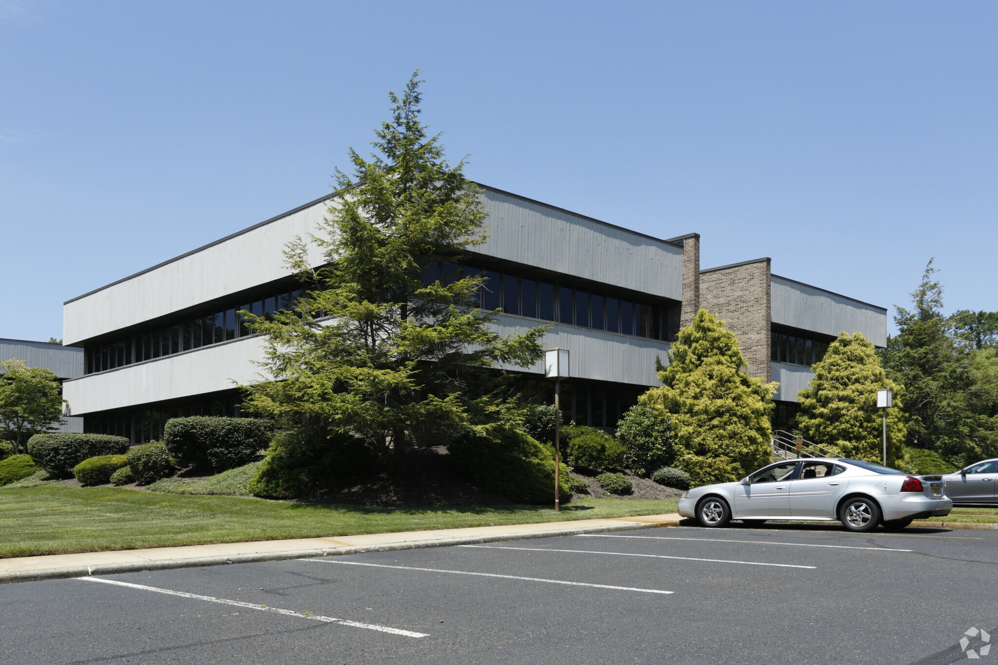 257 Monmouth Rd, Oakhurst, NJ for Rent