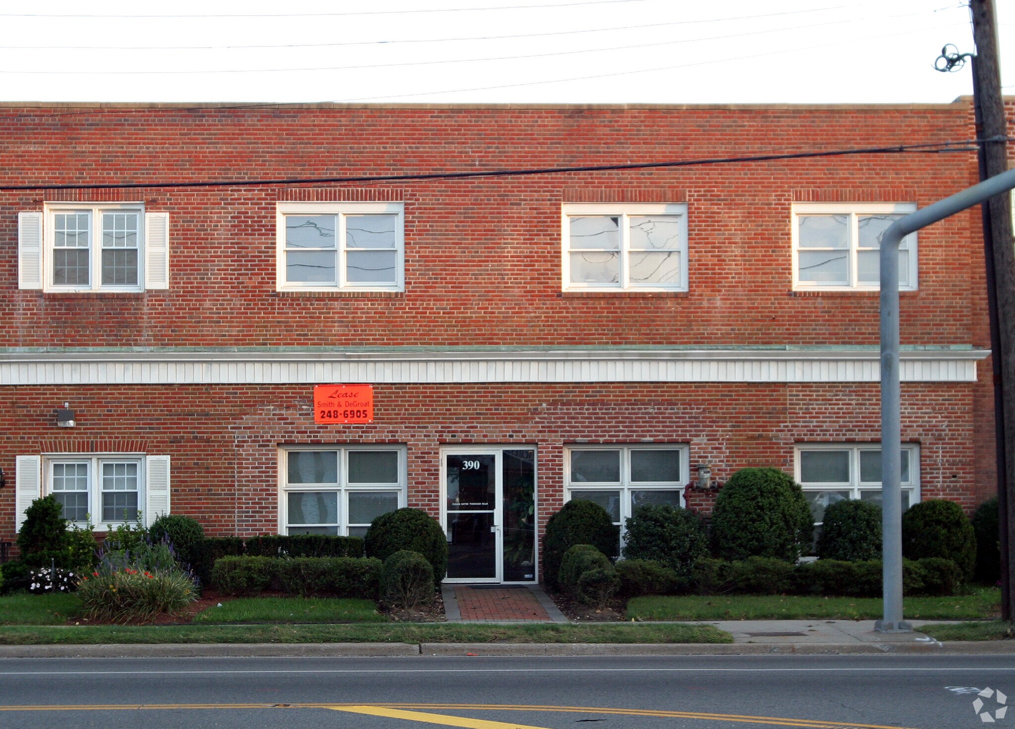 390 Old Country Rd, Garden City, NY for Rent