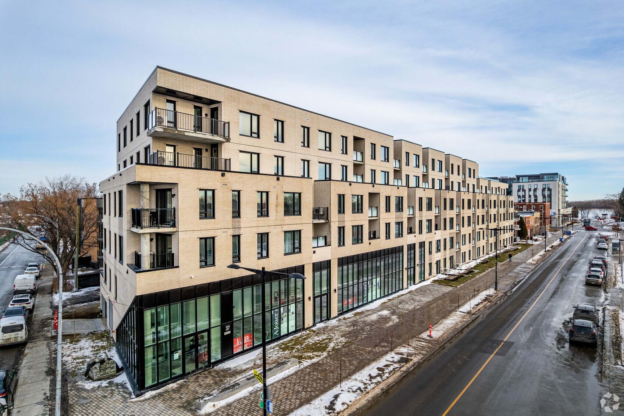 37 Av Broadway, Montréal, QC for Rent