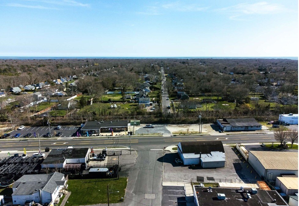 430 Weaver Rd Bellport, NY 11713 Retail Property for Lease on