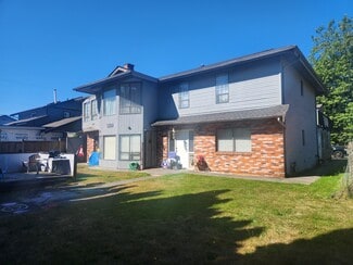 Surrey, BC Apartments - 9509 152 St