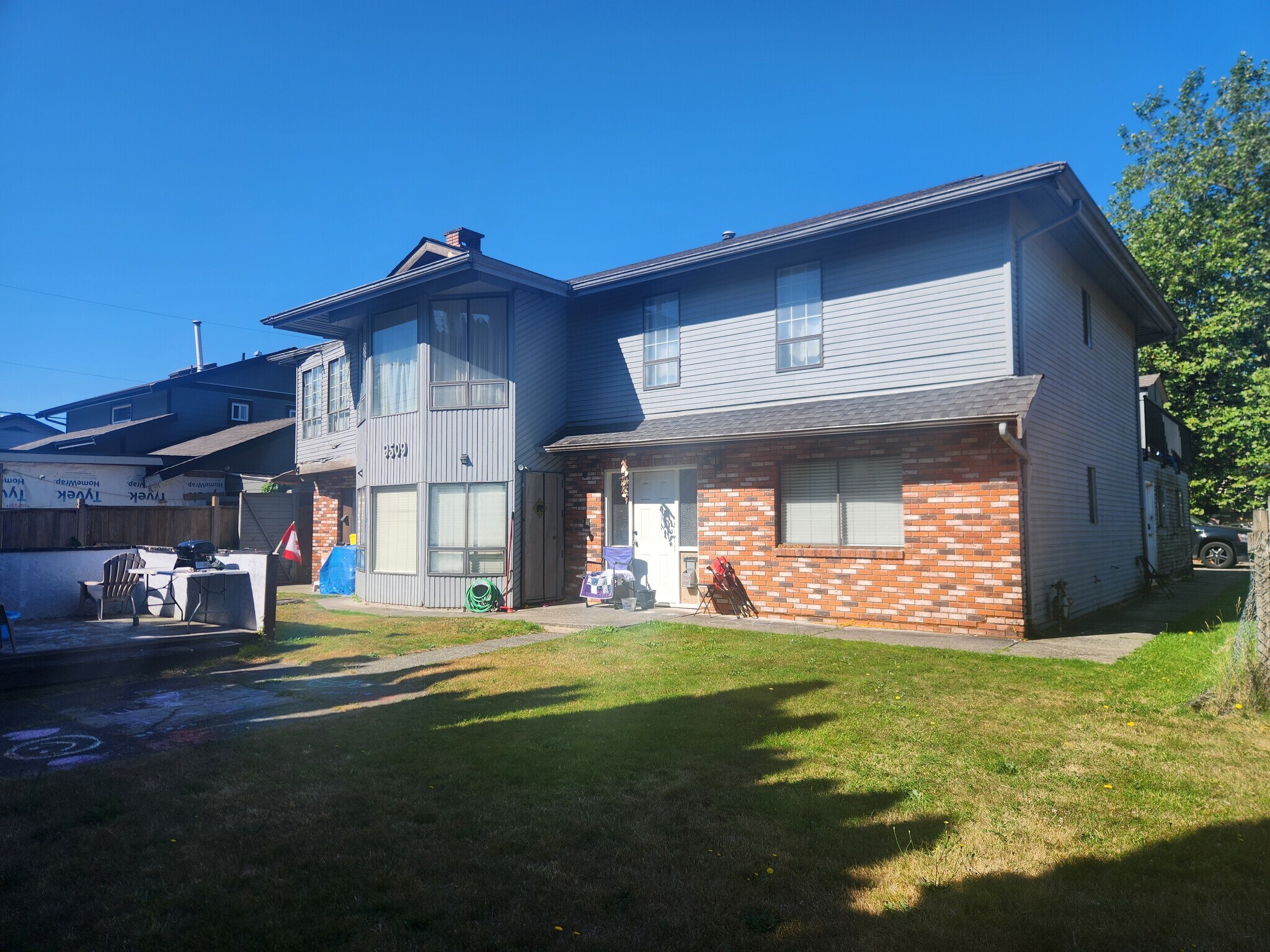 9509 152 St, Surrey, BC for Sale