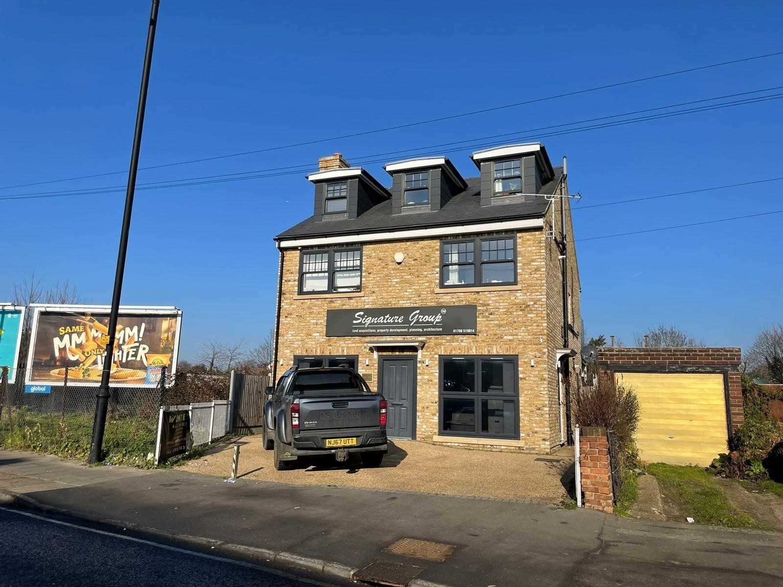 13 Station Rd, Romford, ESS for Rent