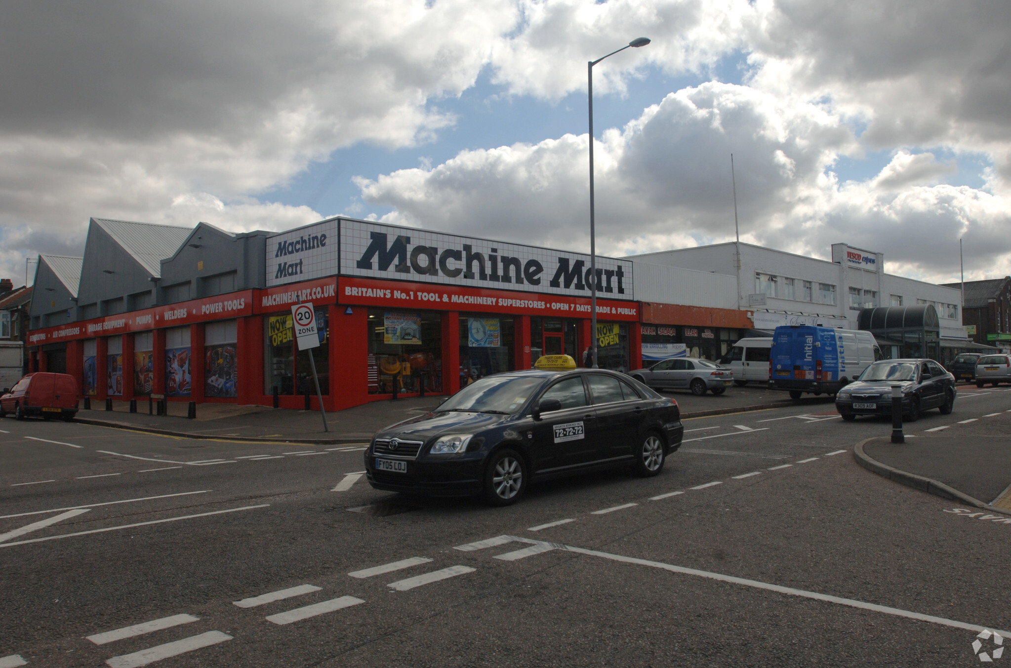 326-340 Dunstable Rd, Luton, BDF for Rent