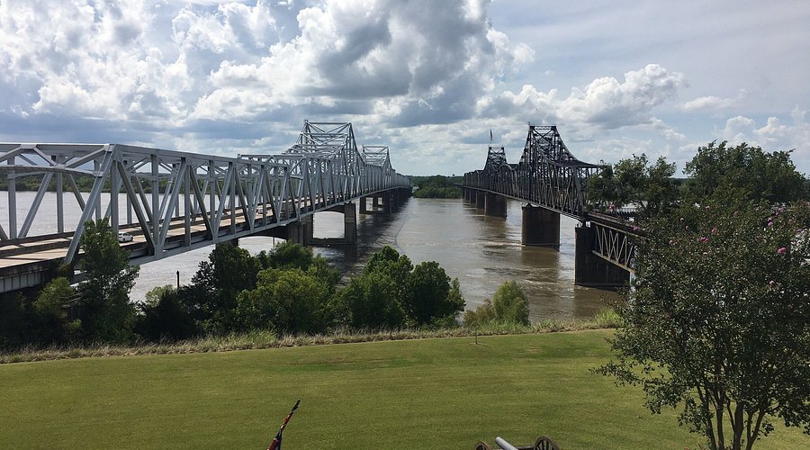4031 Washington St, Vicksburg, MS for Sale