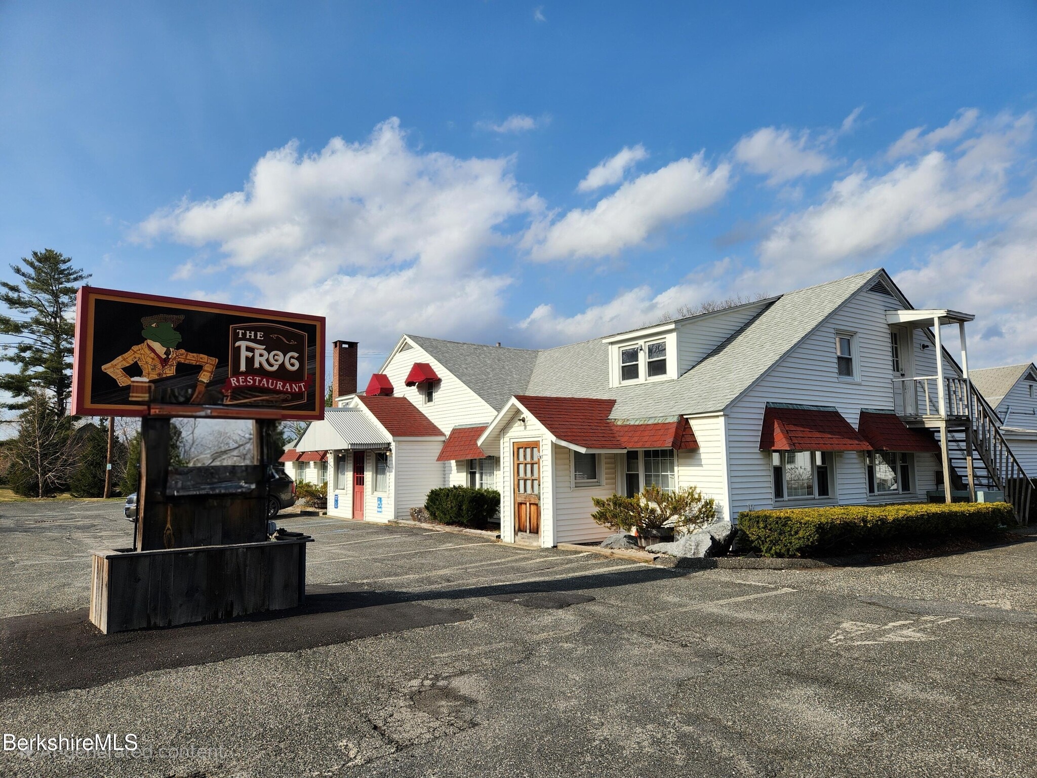 650 N Main St, Sheffield, MA for Sale