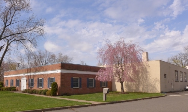 555 Goffle Rd, Wyckoff, NJ for Rent