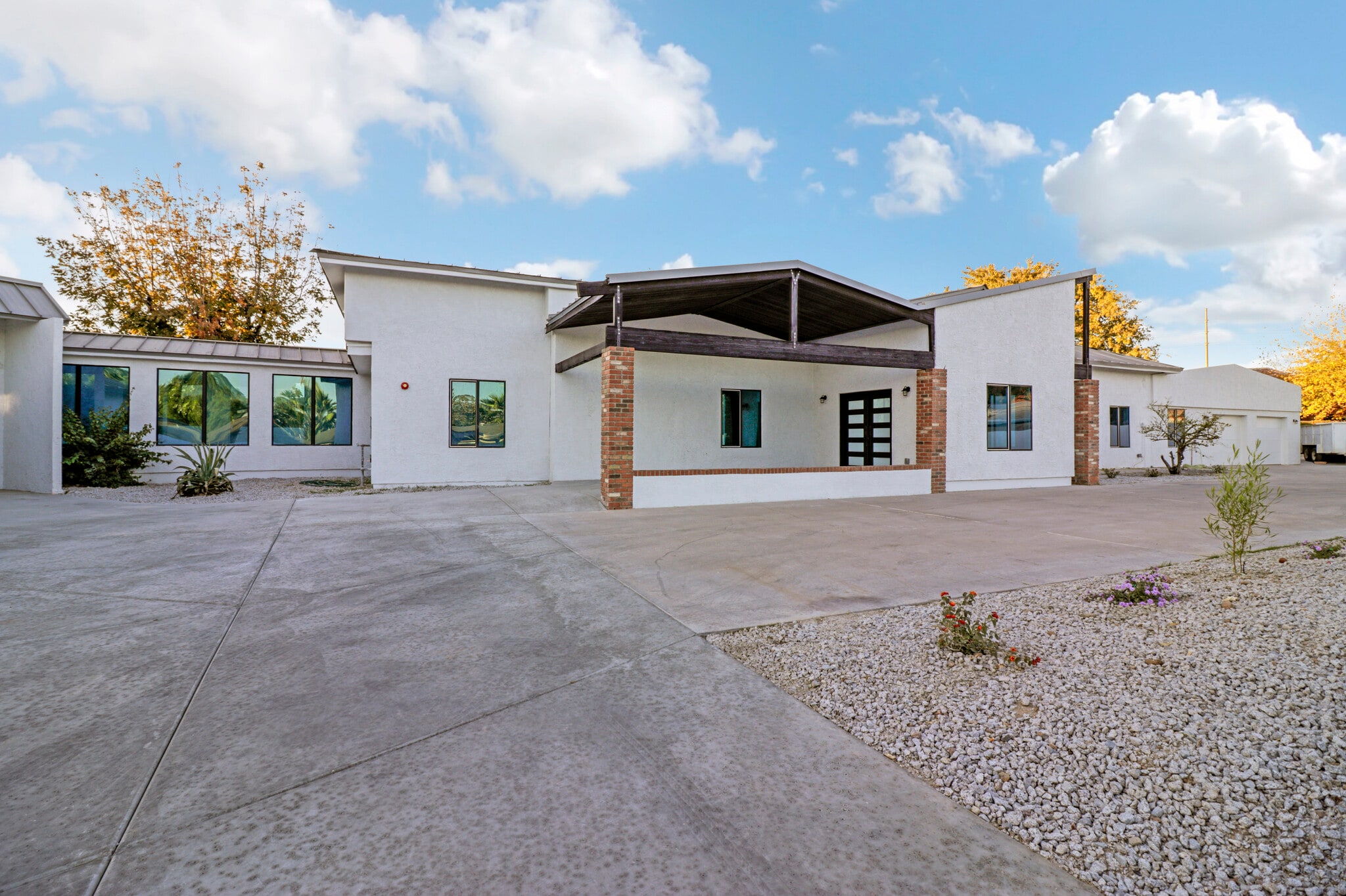 MID CENTURY MODERN FLAGSHIP RAL, Phoenix, AZ for Sale
