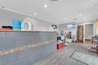 Branson, MO Hospitality - 1023 W Main St