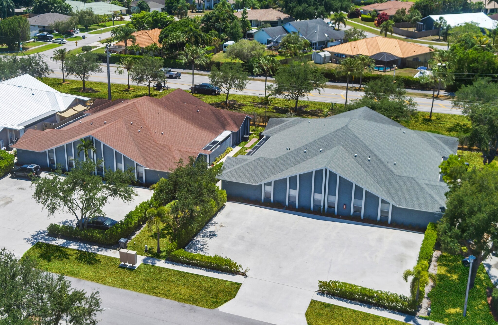 13908 Folkestone Cir, Wellington, FL for Sale