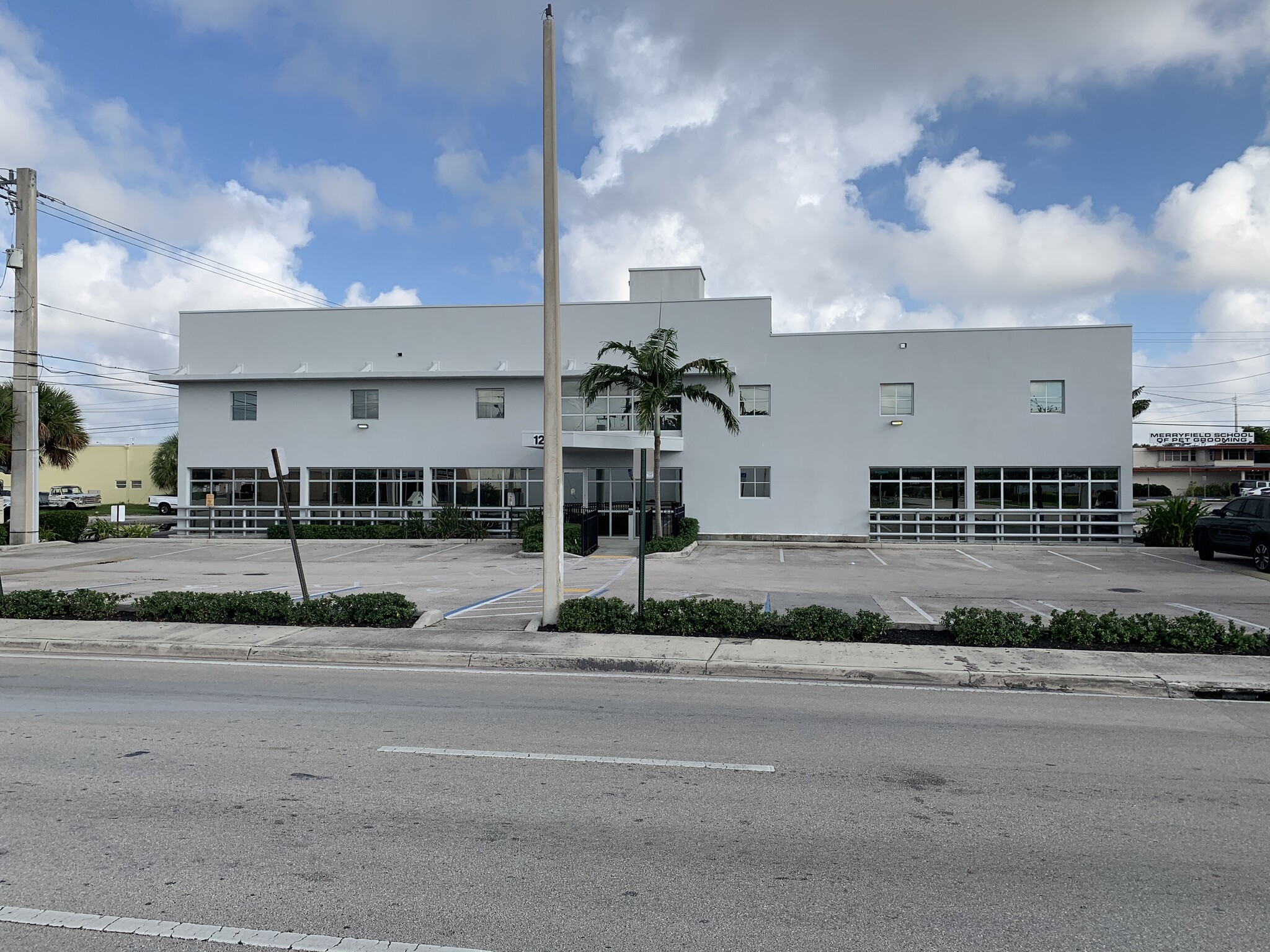 1299 E Commercial Blvd, Oakland Park, FL for Rent