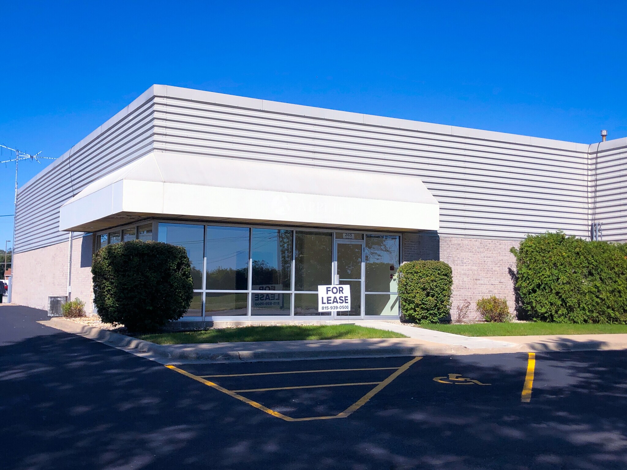 265-281 N Industrial Dr, Bradley, IL for Rent