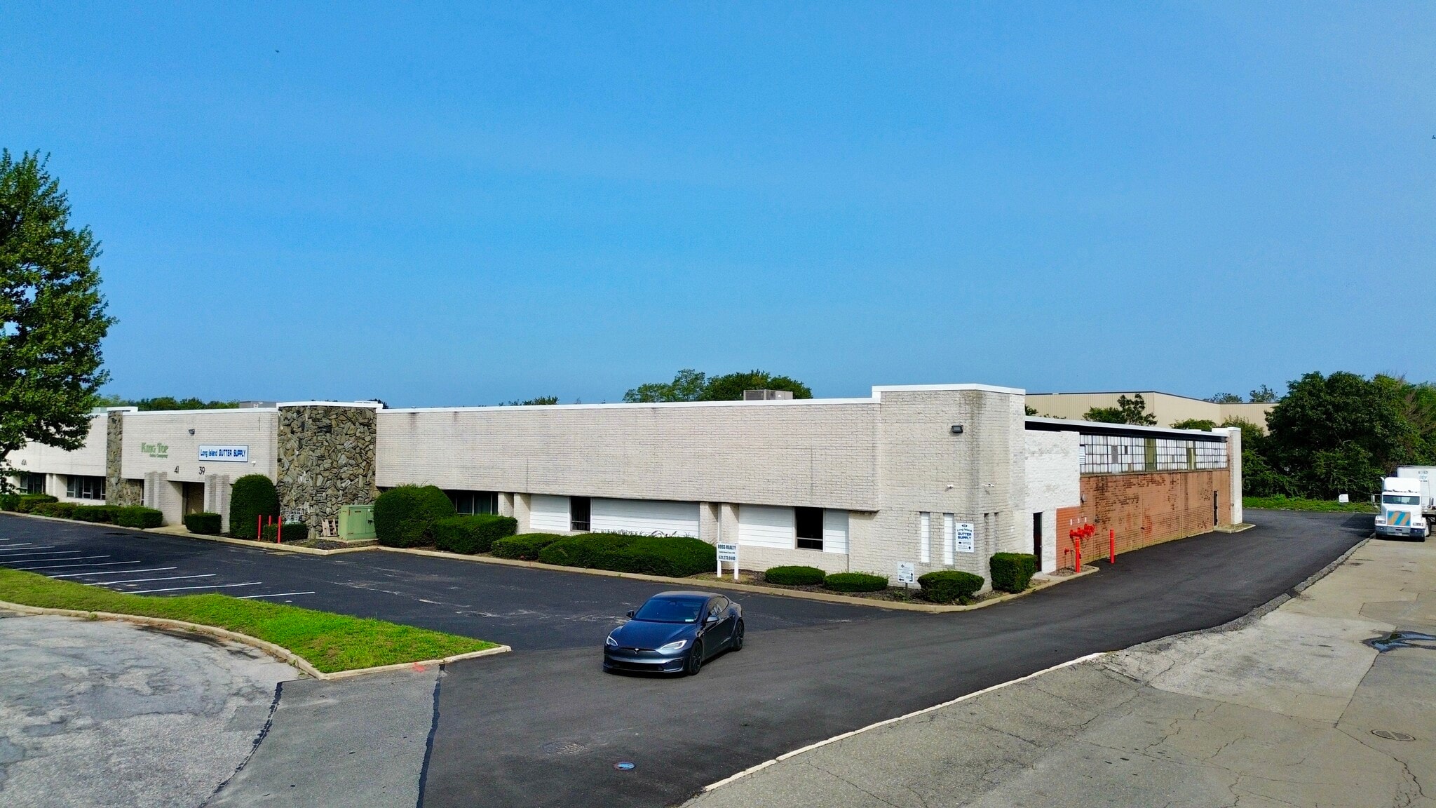 39-45 Drexel Dr, Bay Shore, NY for Rent