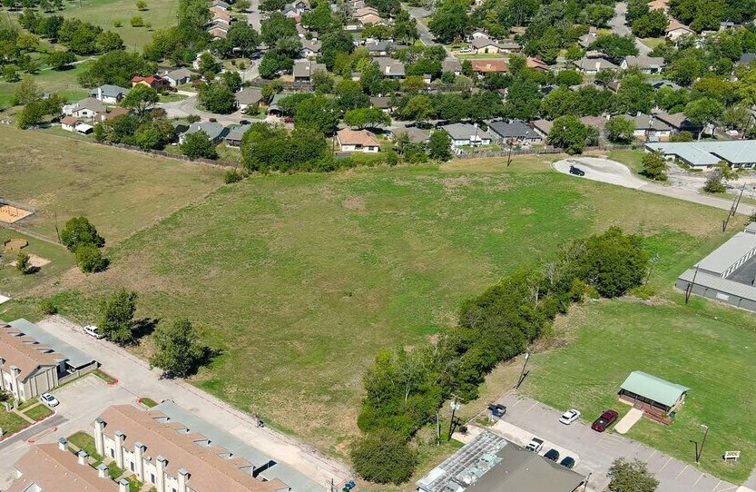 215 Commercial dr, Taylor, TX for Sale