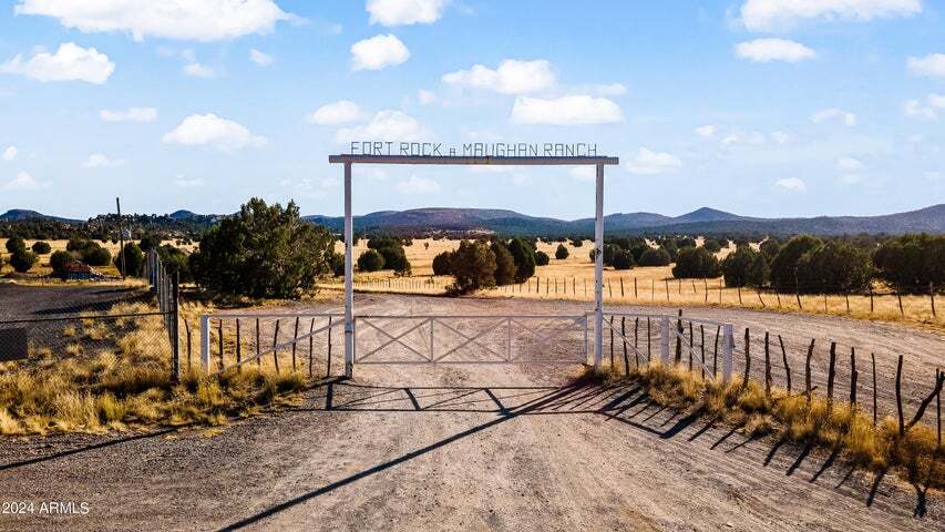 4820 Perkinsville Rd, Seligman, AZ for Sale