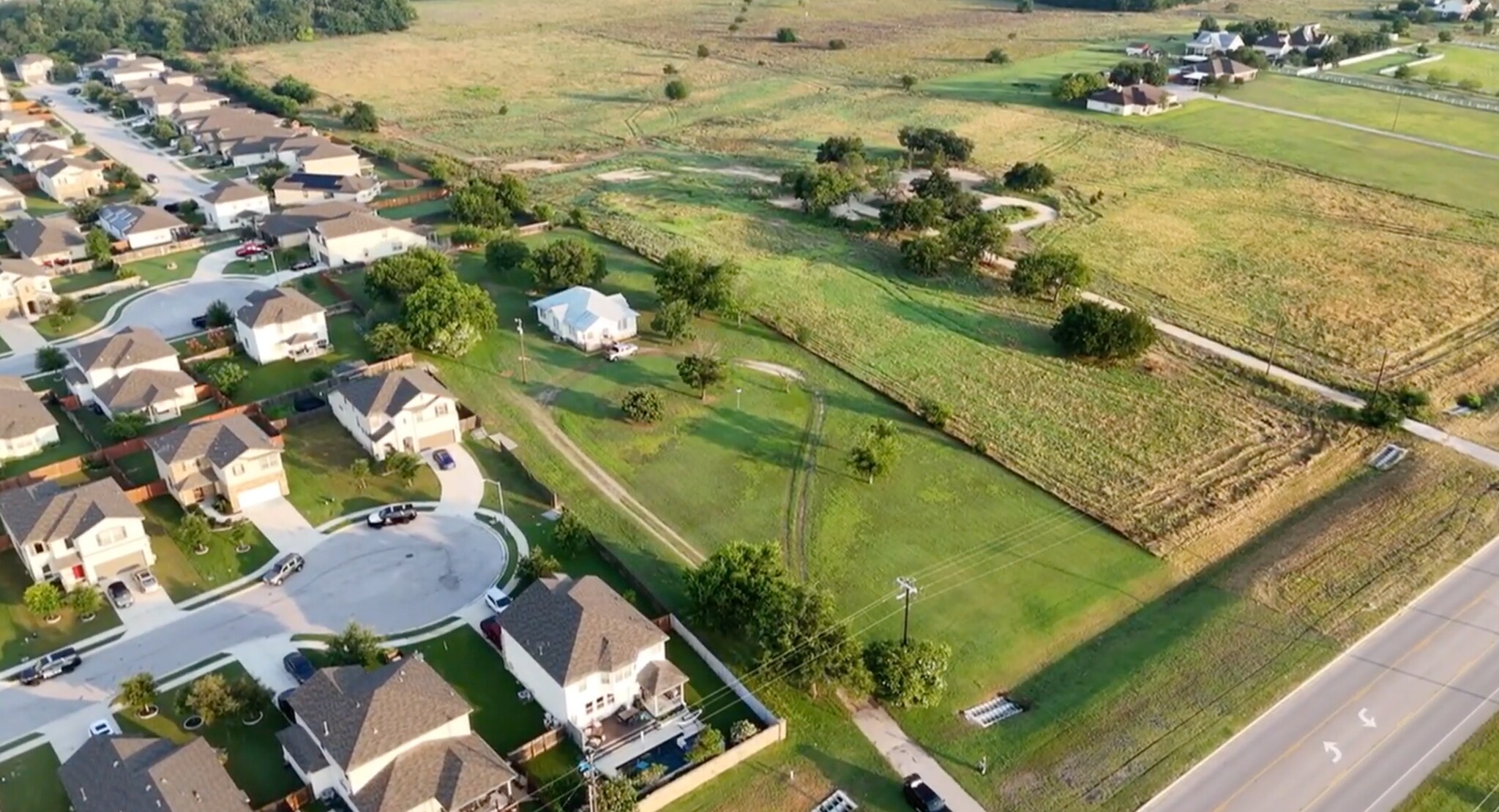 8076 County Road 110, Round Rock, TX for Sale