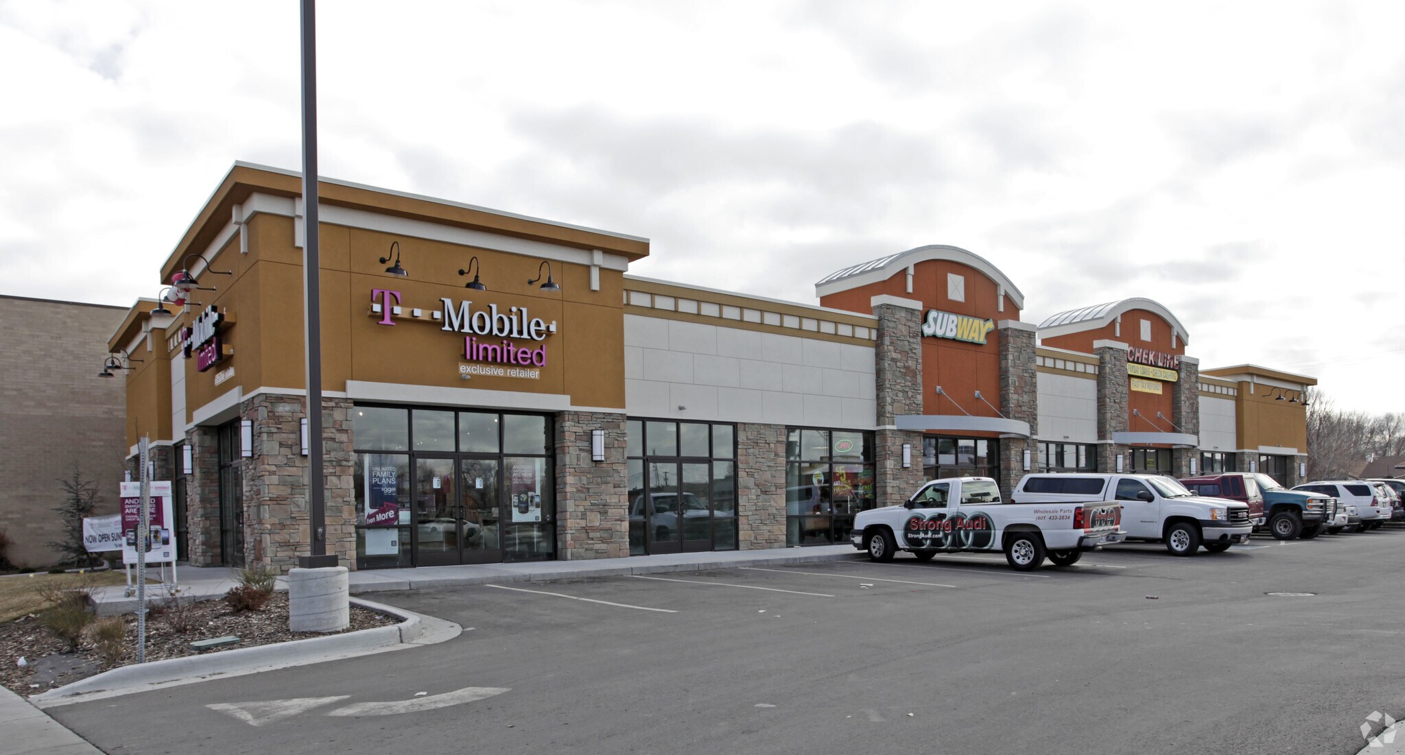 33003317 S State St Salt Lake City, UT 84115 Retail Property for